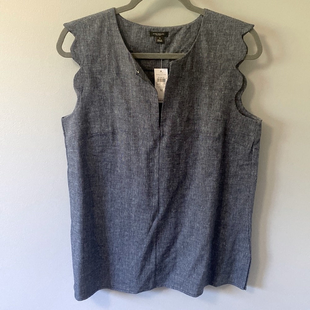 Ann Taylor Chambray fitted Blouse Scalloped Sleeve M